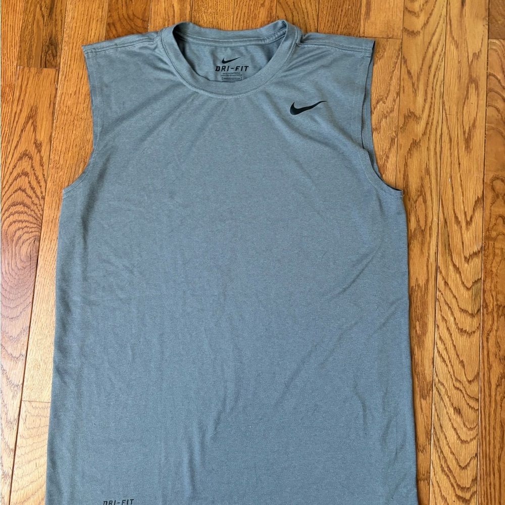 Nike Men's Sleeveless Gray Tank Top